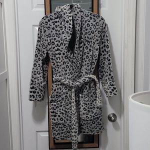 Hooded bath robe